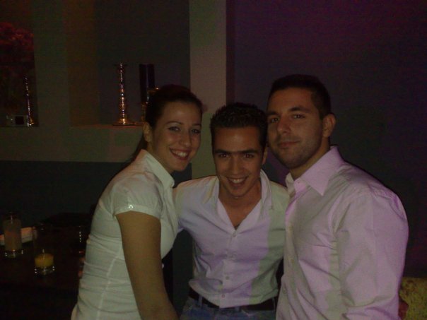 DJ set με έντονο φωτισμό